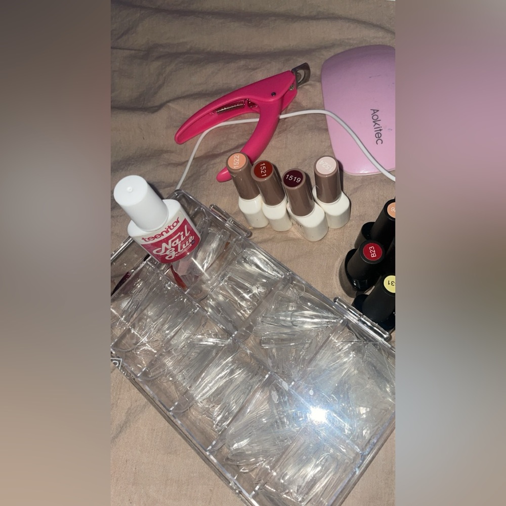 Gel Nails Bundle - Picture 3 of 4